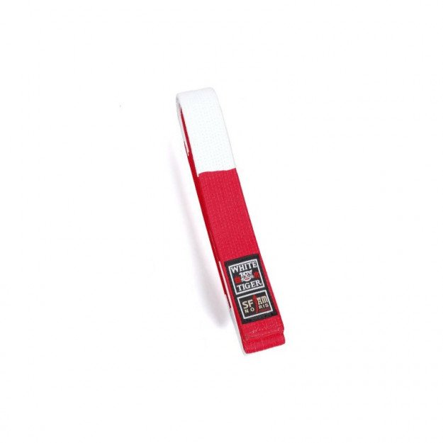 Ceinture rouge et outlet blanche karaté